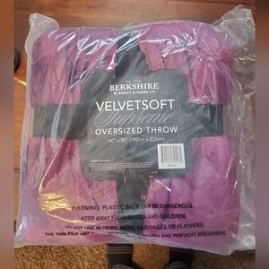Berkshire oversized throw blanket